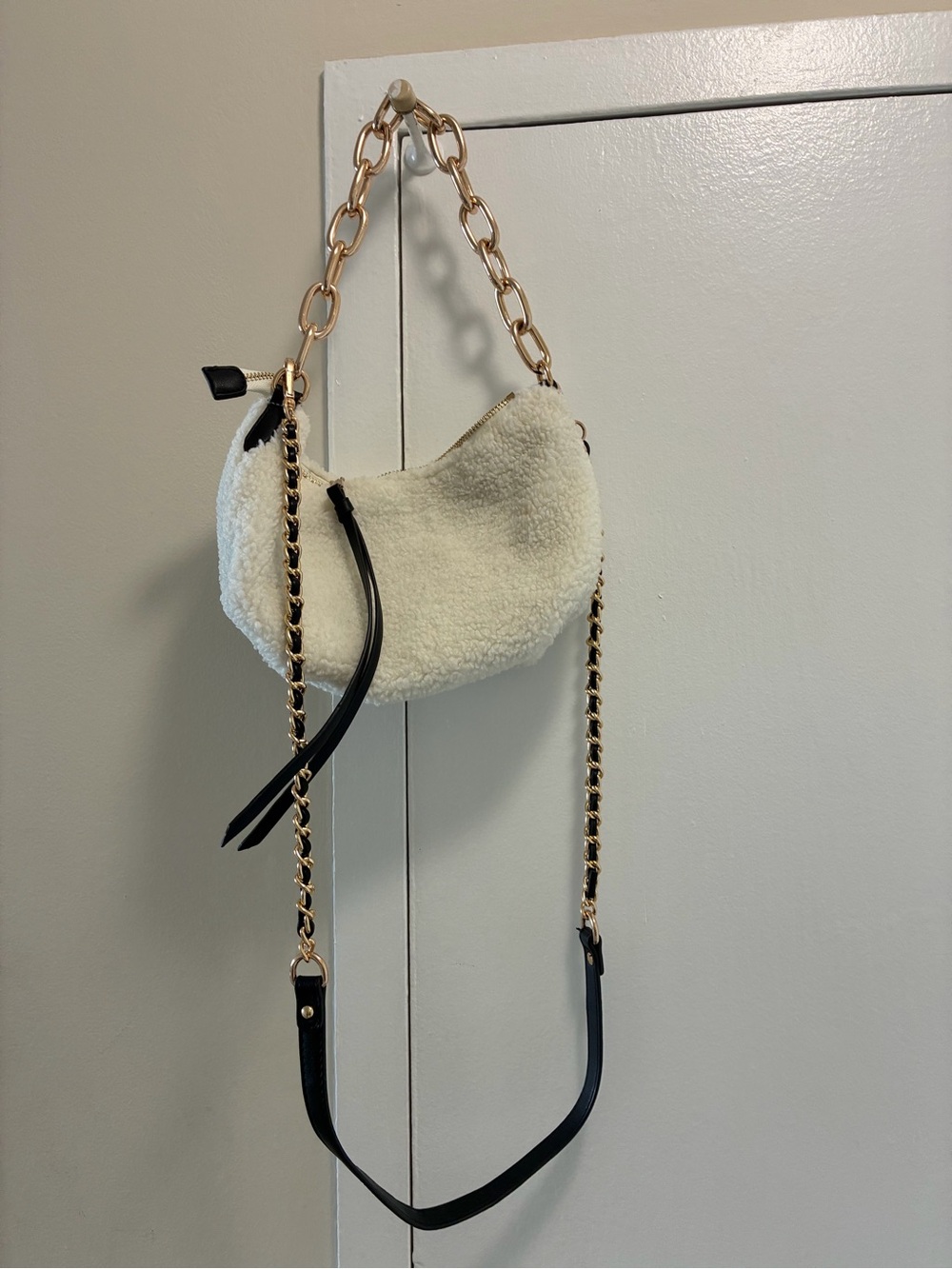 White Chain-Handle Shoulder Bag